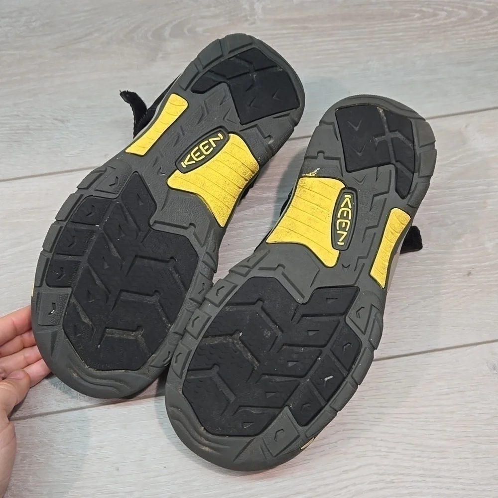Keen Mens Outdoor Hiking Fisherman Whisper Sandals shoes sz 6